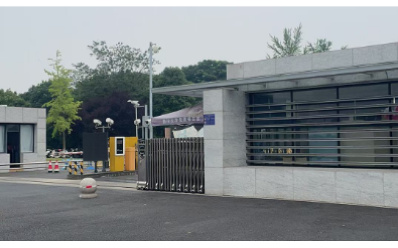 热烈祝贺星微控真空热压键合机走进四川大学、华北电力大学！